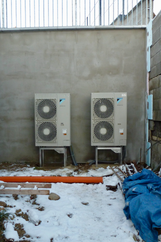 Tepelné čerpadlo Daikin Altherma LT - ubytovňa, Sklené